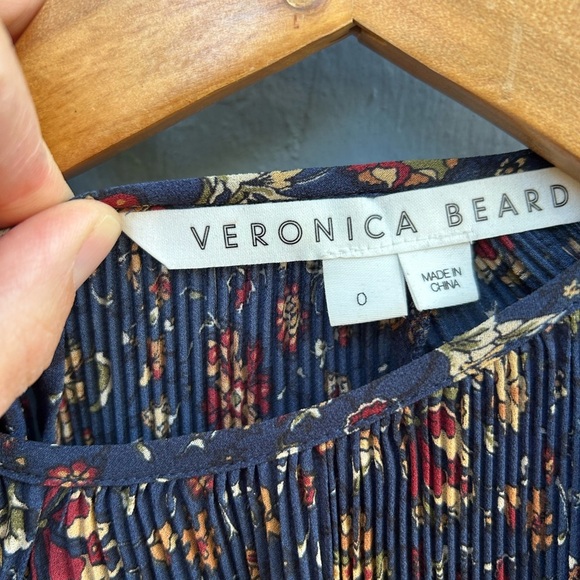 Veronica Beard Lewin Floral Blouse, size 0 - Picture 8 of 12